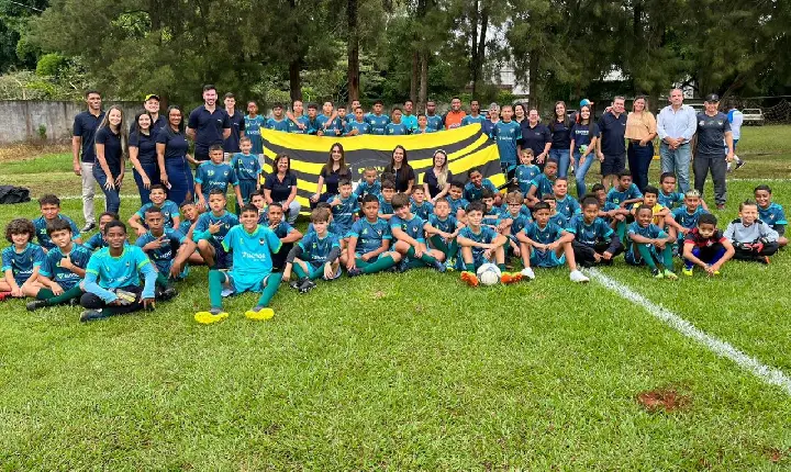 Abertura da ‘Copa Sicoob de Categoria de Base’ reúne centenas de pessoas em Campos Altos