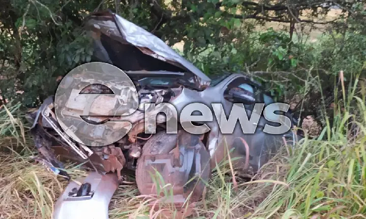 Acidente entre carro e caminhonete deixa mãe e filhas feridas na LMG-827 em Bambuí