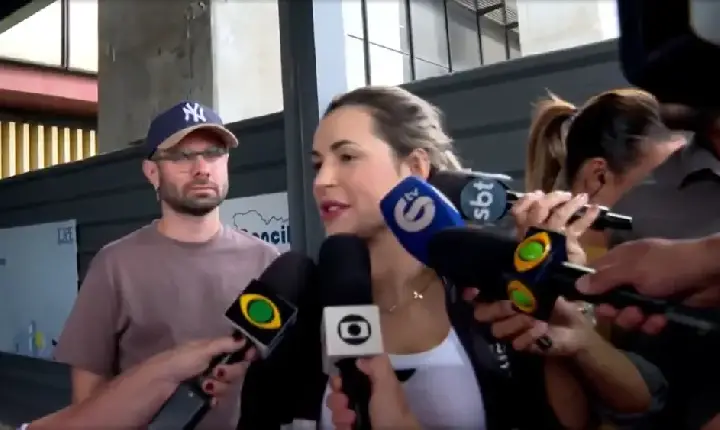 Após ser solta, Deolane fala com imprensa pela primeira vez: ‘me sentindo muito bem’