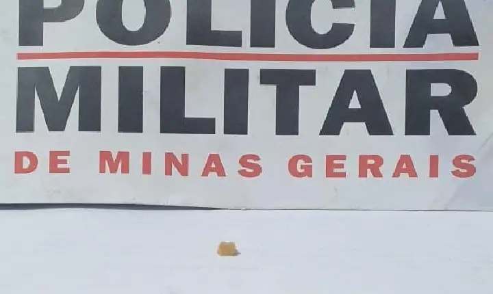 Após tentar fugir ao avistar viatura da Polícia Militar, homem é preso em Campos Altos