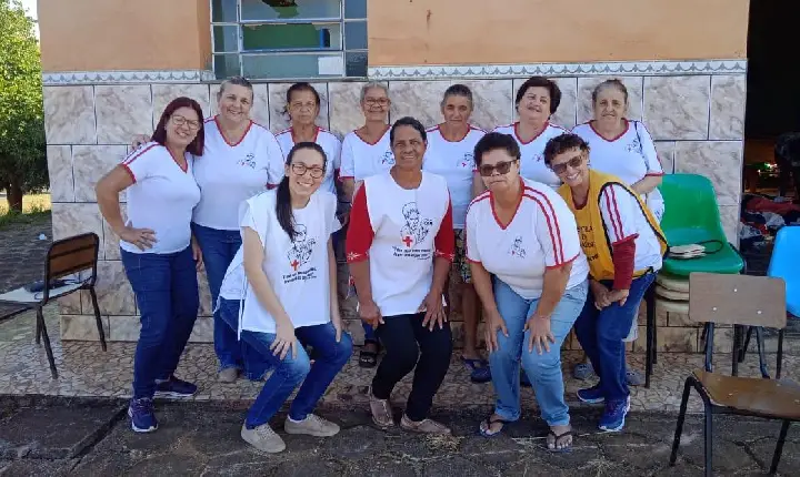 Aproximadamente duas mil peças de roupa foram doadas pela Pastoral da Saúde neste fim de semana em Campos Altos