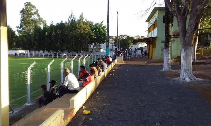 Arquibancada do Estádio Municipal Quinzinho Nery será coberta