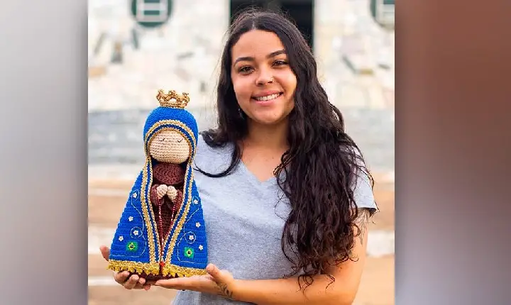 Artesã de Campos Altos se destaca com produção de peças artesanais para todo o país
