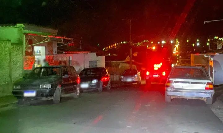 Bar é assaltado por homem armado, em Campos Altos; polícia procura por criminoso