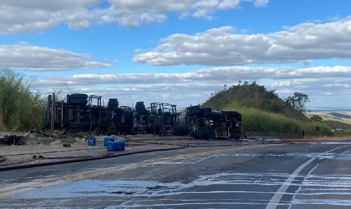 BR-262 é liberada após acidente interditar rodovia nos dois sentidos