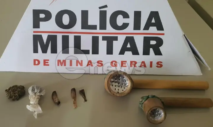 Buchas de maconha e cachimbos artesanais são apreendidos pela PM próximo à rodoviária, em Campos Altos