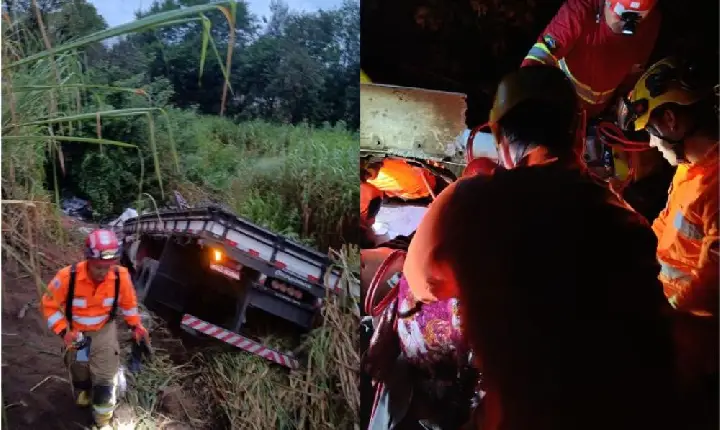 Caminhão com placas de granito cai em ribanceira na BR-262 em Araxá e motorista fica preso às ferragens