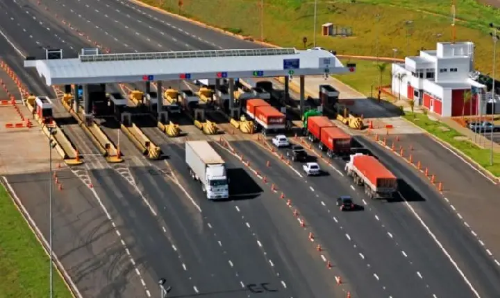 Caminhoneiros devem pagar pedágio apenas via TAG a partir desta quarta (1º)
