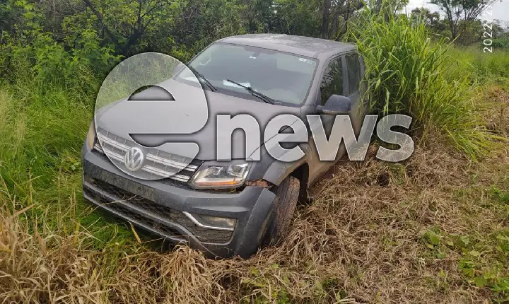 Caminhonete escorrega na pista após motorista perder controle da direção, na BR-262 entre Campos Altos e Araxá