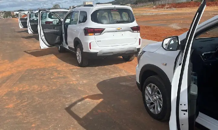 Campos Altos recebe quatro novos veículos para reforçar serviços público