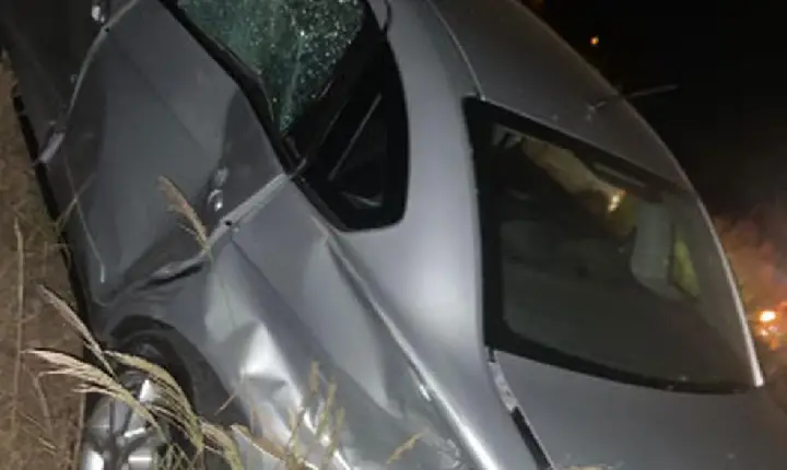 Carro apaga em cima de linha férrea e é atingido por trem em Patrocínio