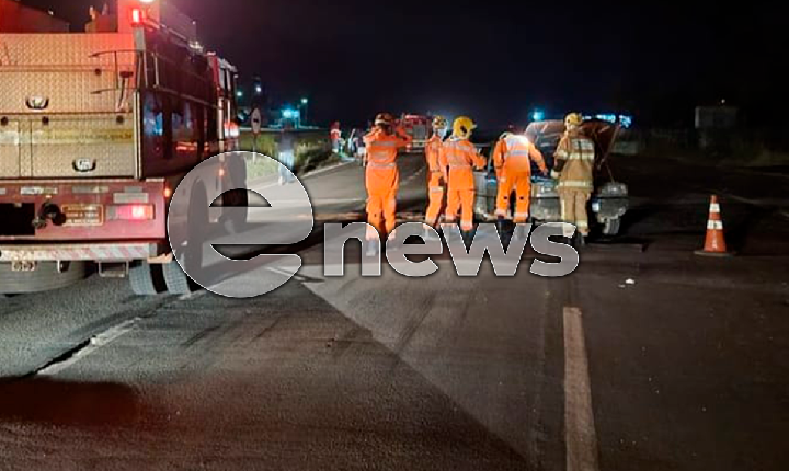 Colisão entre carros deixa quatro feridos na BR-262