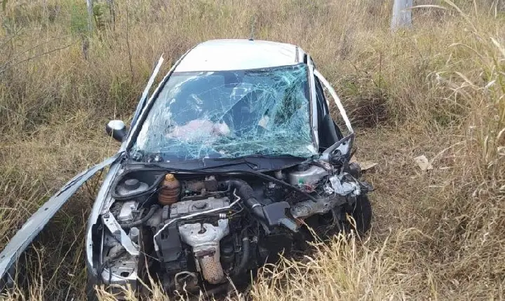 Colisão entre carros resulta em feridos na BR-262 em Campos Altos