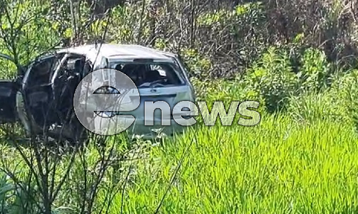 Colisão entre dois carros deixa feridos na BR-262
