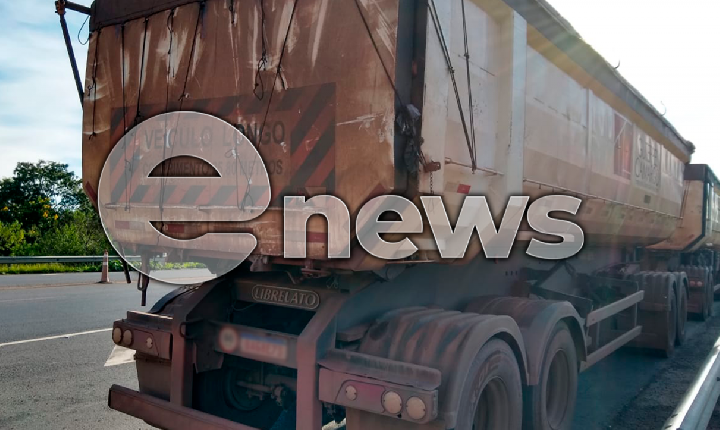 Colisão traseira envolvendo dois veículos de carga é registrada na praça do pedágio em Campos Altos