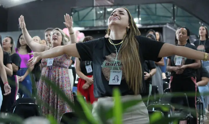 Com a presença de mais de 100 mulheres, Conferência 'Entre Elas' é realizada na Igreja Batista Manancial em Campos Altos