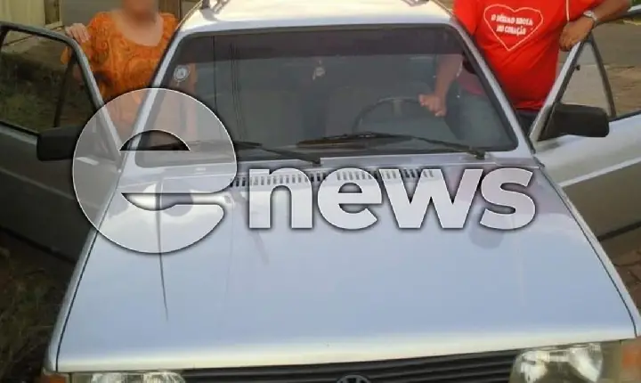 Com estragos e placas adulteradas com fita, veículo que havia sido furtado em Campos Altos é localizado