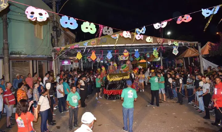 Com quatro dias de folia, Carnaval de Rua de Campos Altos está de volta
