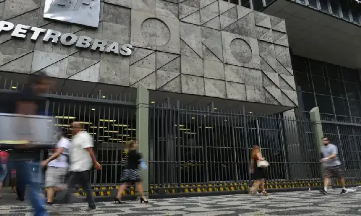 Conselho da Petrobras se reúne para discutir reajuste no preço do Diesel