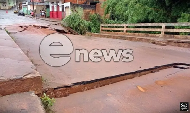 Constante chuva provoca desmoronamento de ponte em São Gotardo