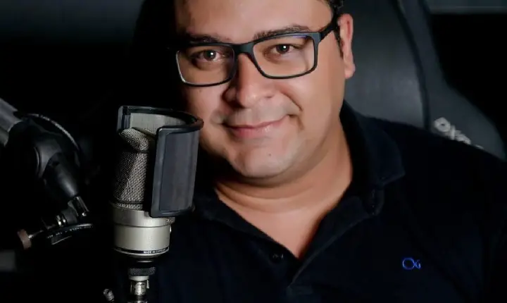 Coordenador artístico da Expresso FM tem voz veiculada no The Noite com Danilo Gentili, do SBT