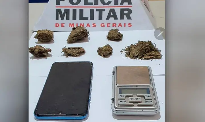 Drogas são apreendidas pela PM e suspeito é preso em Campos Altos