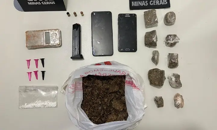 Drogas são encontradas na casa de suspeito de ameaçar companheira e filhos com arma de fogo, em Campos Altos