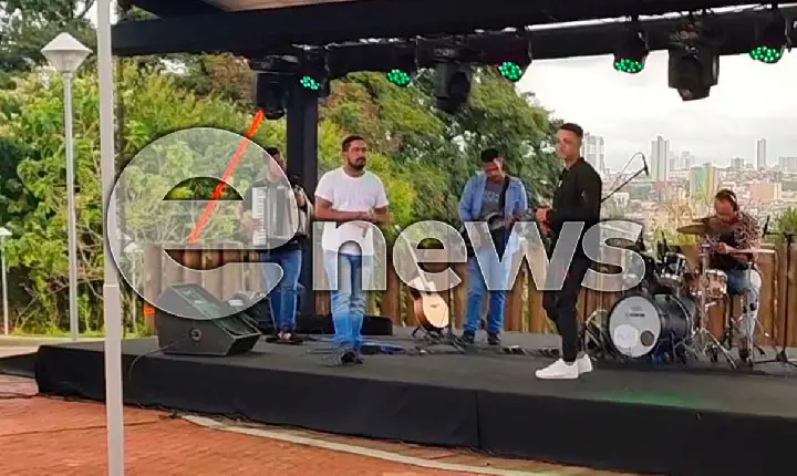 Dupla campos-altense Luiz Henrique & Vitor Hugo participa de apresentação na 10ª edição do FliAraxá 