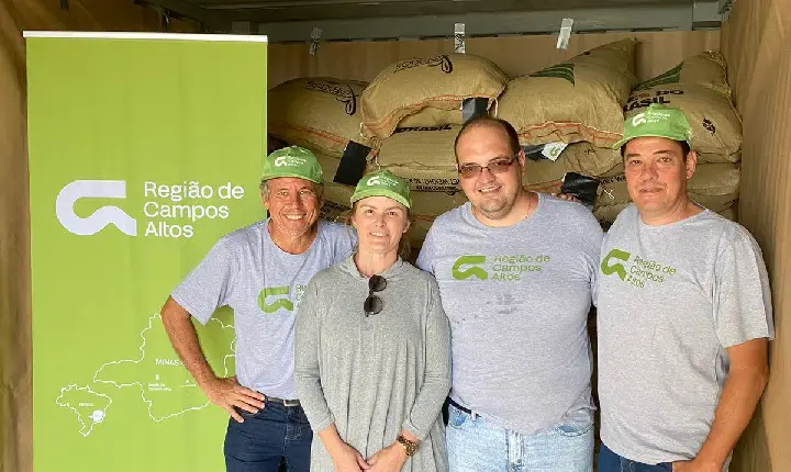 Embarque histórico marca a tradição cafeicultora na 'Região de Campos Altos'