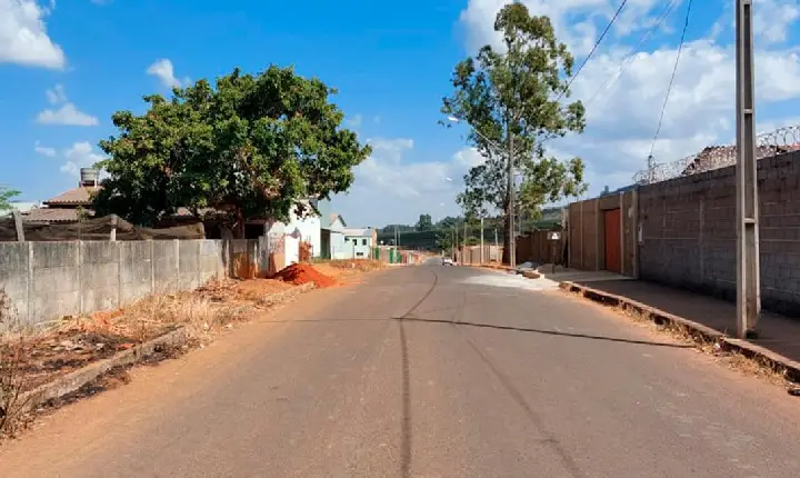 Entregador é ferido e leva 13 pontos na mão após tentativa de assalto, em Campos Altos