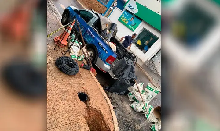Estrutura para instalação de câmeras de videomonitoramento segue sendo montada em Campos Altos