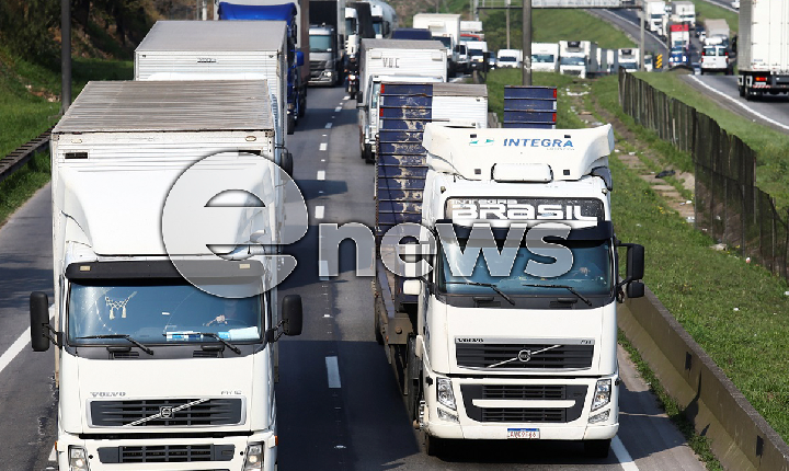 Greve dos caminhoneiros: Justiça proíbe bloqueio nas rodovias em MG