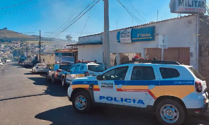 Homem é preso e carro com irregularidades é apreendido pela Polícia Militar em Campos Altos