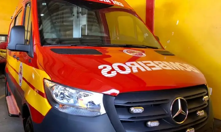 Homem recebe auxílio do Corpo de Bombeiros de Campos Altos para remover aliança presa no dedo