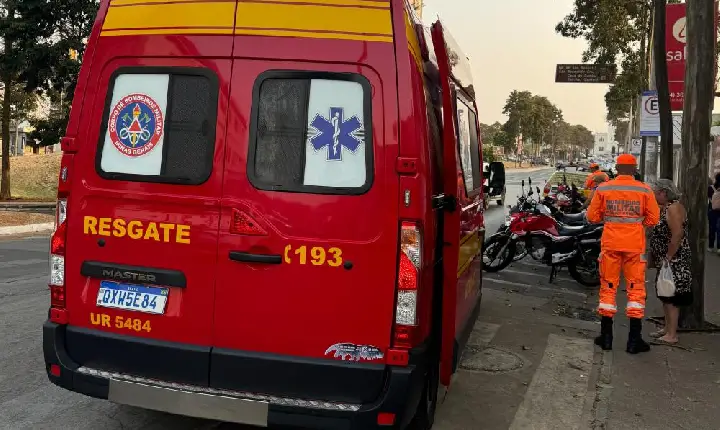 Idosa é atropelada por carro ao atravessar faixa de pedestre no Centro de Araxá