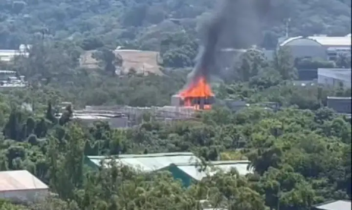 Incêndio no Projac afeta cidade cenográfica da novela Dona de Mim, da Globo