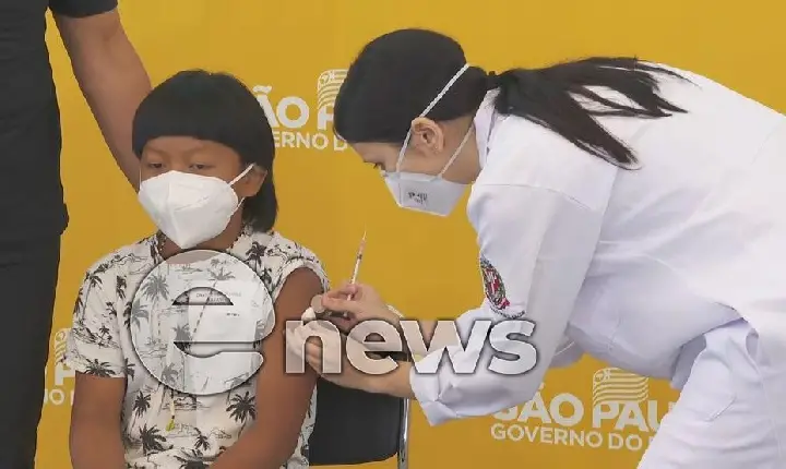 Indígena de 8 anos é a primeira criança a receber dose de vacina infantil contra Covid-19 em SP