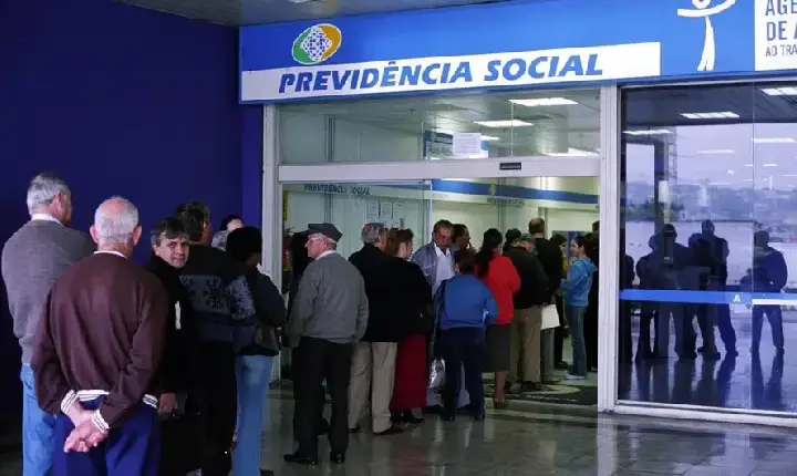 INSS começa a pagar o 13º de aposentados e pensionistas