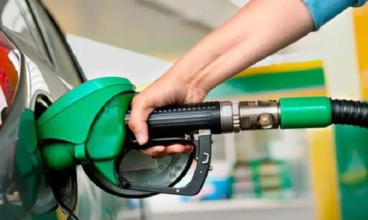 Litro da gasolina está mais barato nas refinarias do País a partir de hoje