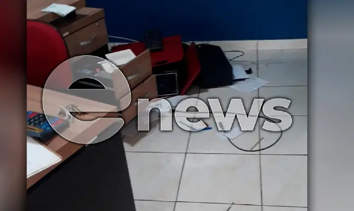Loja de serviços de internet é furtada, no Centro de Campos Altos