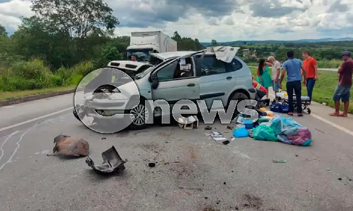 Menina de 8 anos morre após carro capotar na BR-262