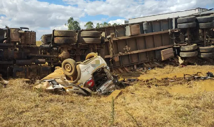 Motorista de 44 anos morre em batida entre carro e caminhão na BR-146, em Perdizes