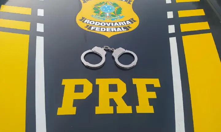 Motorista de ônibus com mandado de prisão é preso pela PRF na BR-262