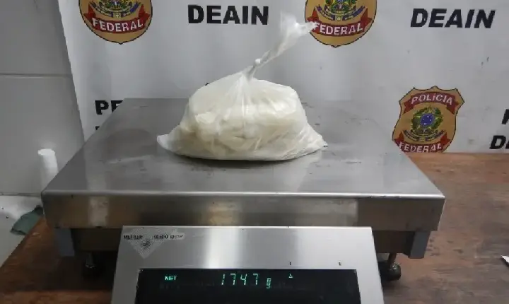 Passageiro é preso no aeroporto de Guarulhos com 100 preservativos cheios de pasta base de cocaína