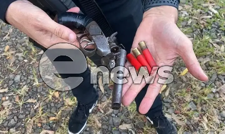 Polícia Civil de Campos Altos localiza arma de fogo dentro de mata-burro no bairro Lázaro Leite