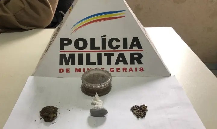 Polícia Militar prende homem e apreende drogas no bairro Camposaltinho em Campos Altos