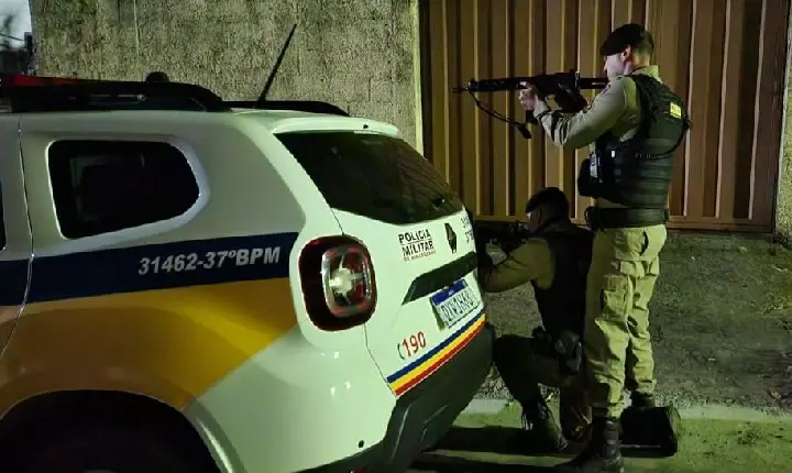 Policiais militares de Campos Altos recebem treinamento sobre combate à ataques em instituições financeiras