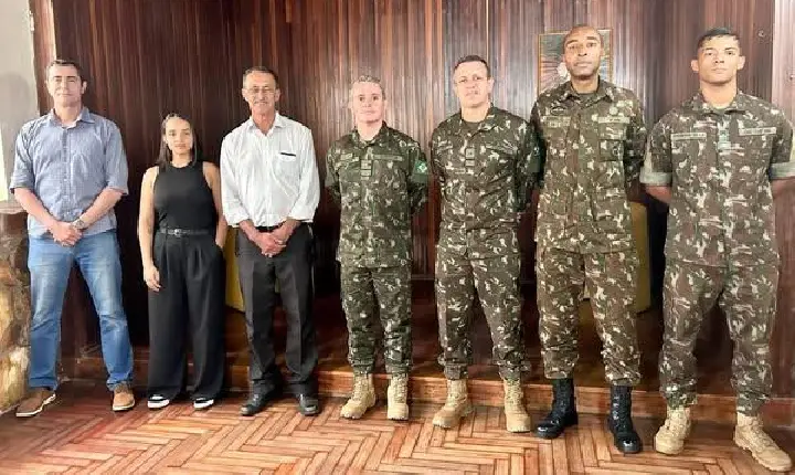 Prefeito Vicente da Venda recebe comitiva do Exército para habilitação da Junta de Serviço Militar