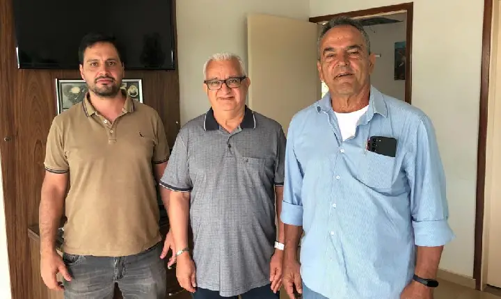 Presidente do ‘Cecafé’ visita Campos Altos e empresas cafeeiras do município