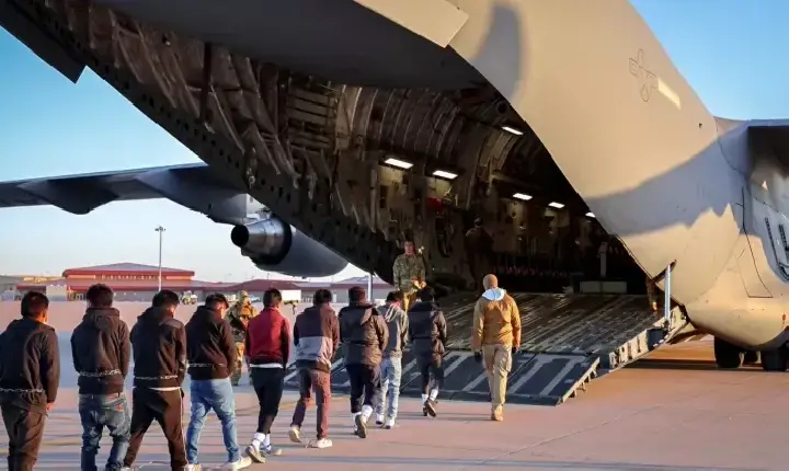 Primeiro voo de deportados após posse de Trump chega a BH nesta sexta-feira